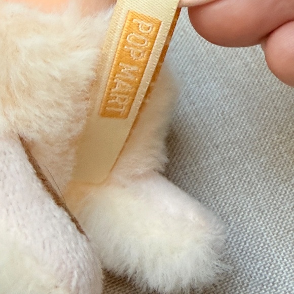 Pop Mart The Monsters - Have a Seat Labubu Sisi plush figure keychain - Picture 2 of 12